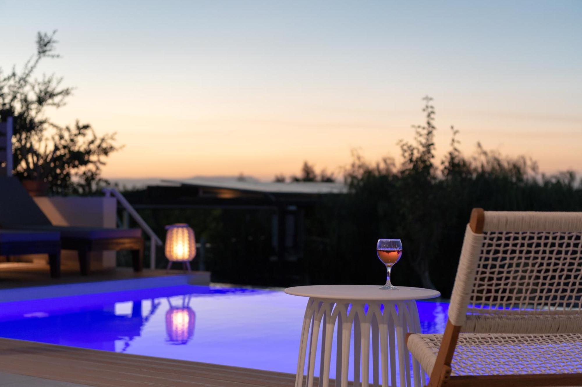 Alba Bianca Villa, Family Retreat With Heated Pool By Thinkvilla Херсониссос Экстерьер фото